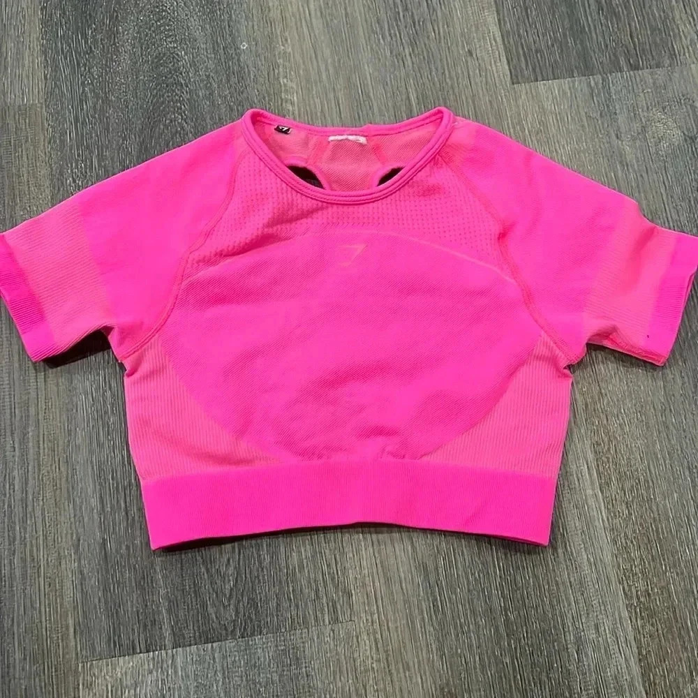 (42)Gym Shark crop athletic top